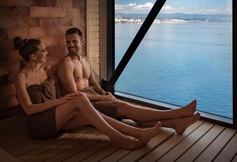 اتاق لوکس با چشم‌انداز دریا, Grand Hotel Adriatic