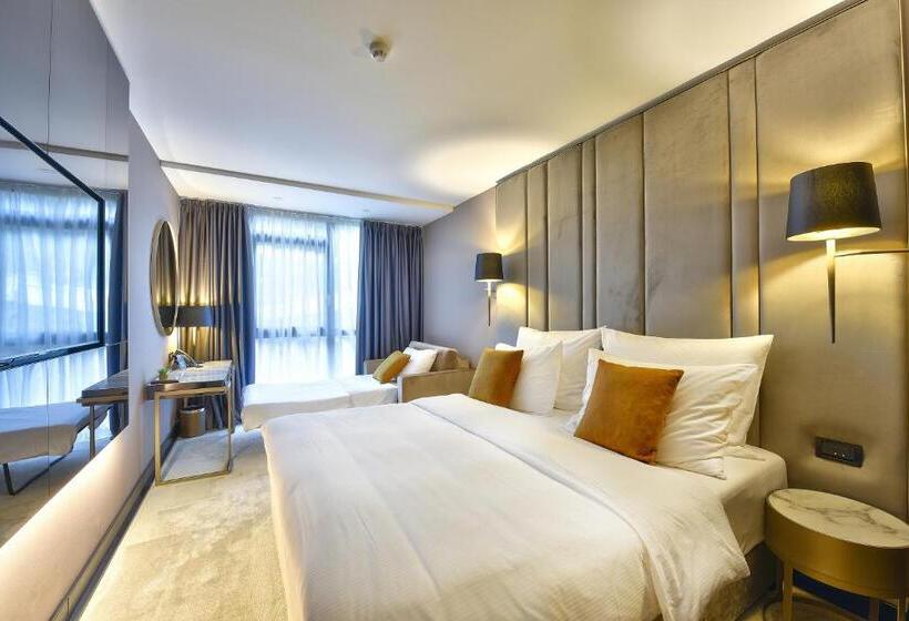 Трехместный Номер Классика, Grand Hotel Adriatic