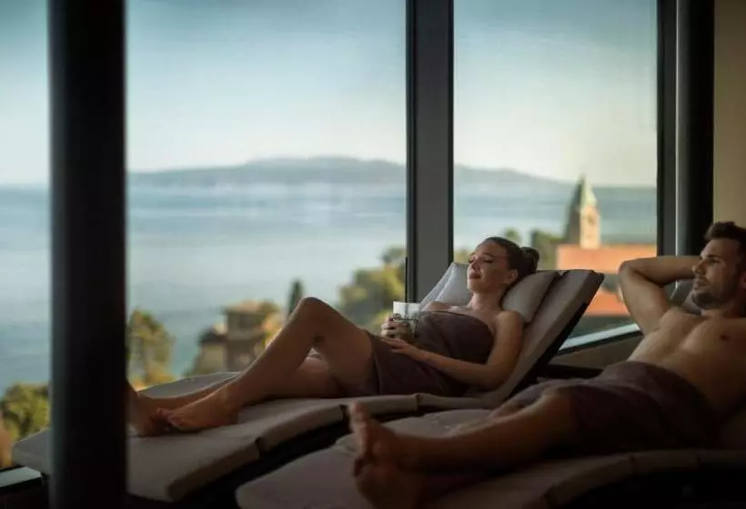 オーシャンビューのプレミアムルーム。, Grand Hotel Adriatic