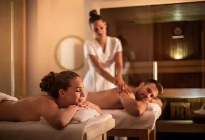 オーシャンビューのプレミアムルーム。, Grand Hotel Adriatic