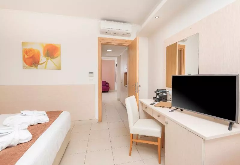 Junior Suite Vue Mer, Grand Blue Beach