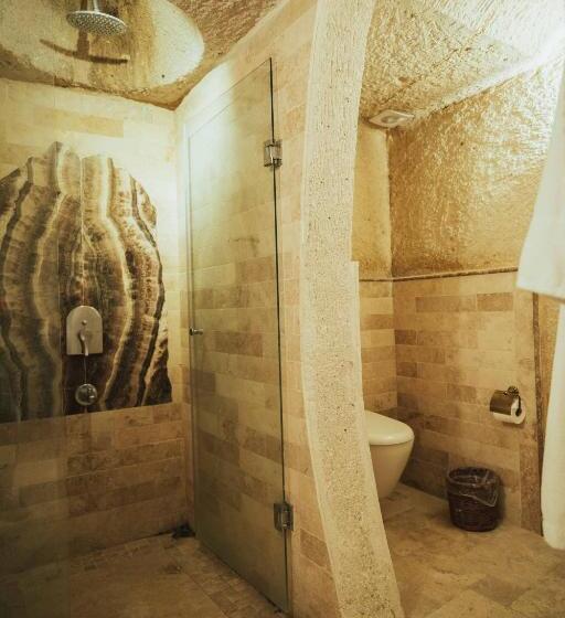 جناح, Hu Of Cappadocia Special Class