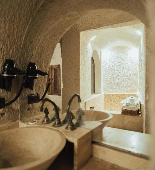 스위트, Hu Of Cappadocia   Special Class