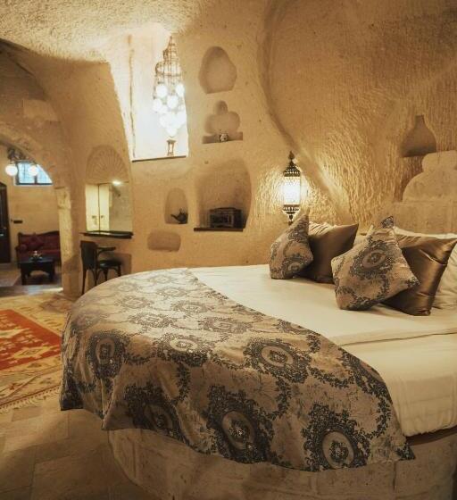 스위트, Hu Of Cappadocia   Special Class