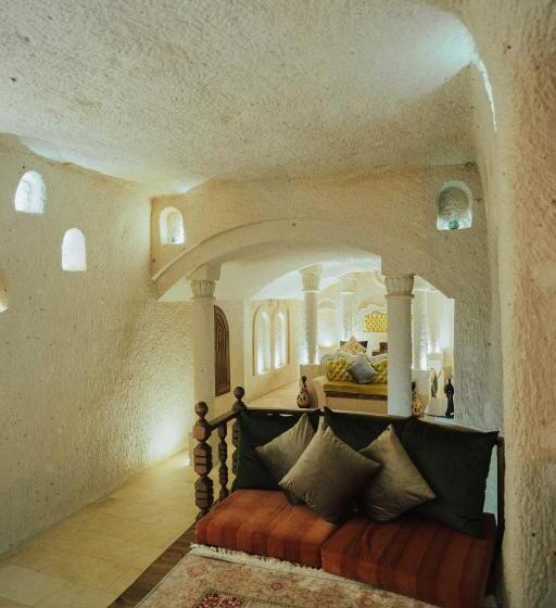 스위트 킹사이즈 침대, Hu Of Cappadocia   Special Class