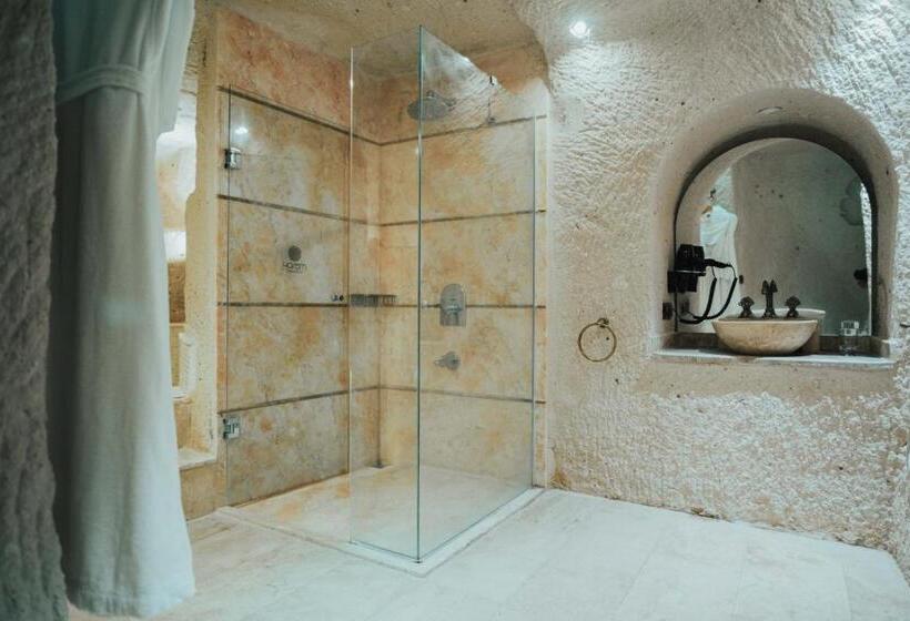 جناح سرير كينج, Hu Of Cappadocia Special Class