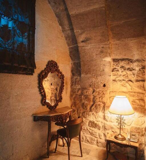 جناح ديلوكس, Hu Of Cappadocia Special Class