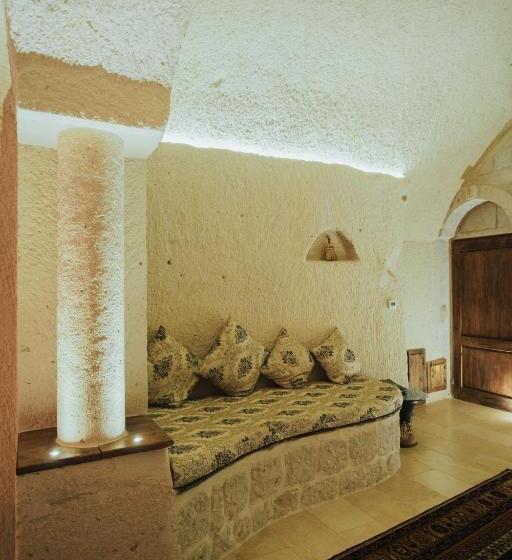 جناح ديلوكس, Hu Of Cappadocia Special Class