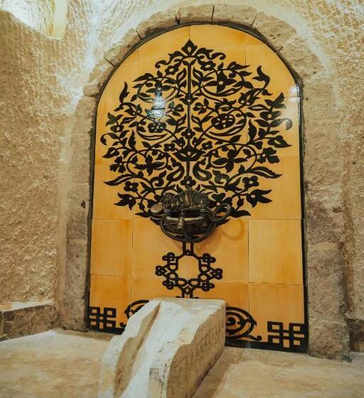 جناح ديلوكس, Hu Of Cappadocia Special Class