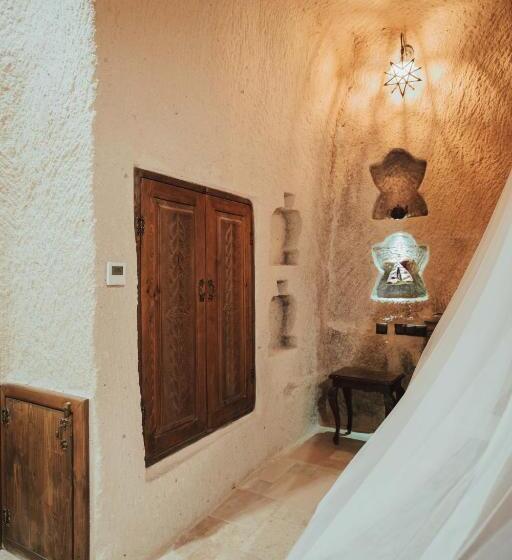 디럭스 스위트, Hu Of Cappadocia   Special Class