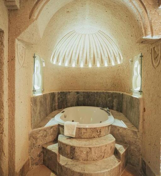 جناح سرير كينج, Hu Of Cappadocia Special Class