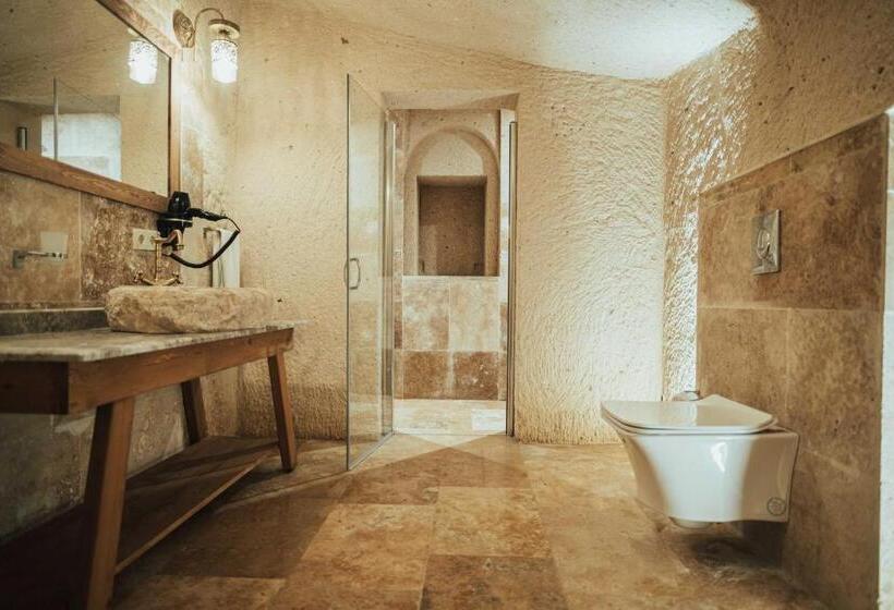 جناح سرير كينج, Hu Of Cappadocia Special Class