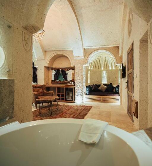 جناح سرير كينج, Hu Of Cappadocia Special Class