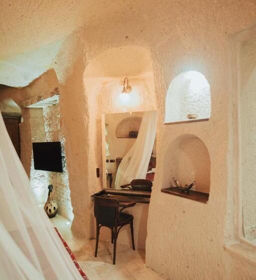 جناح ديلوكس, Hu Of Cappadocia Special Class