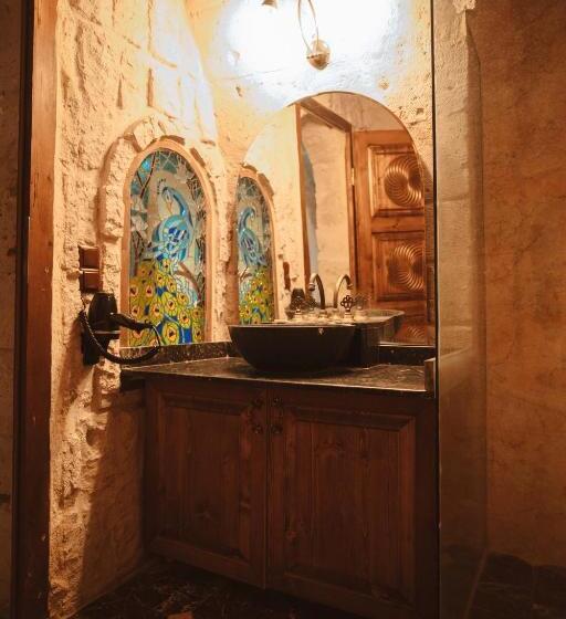 جناح ديلوكس, Hu Of Cappadocia Special Class