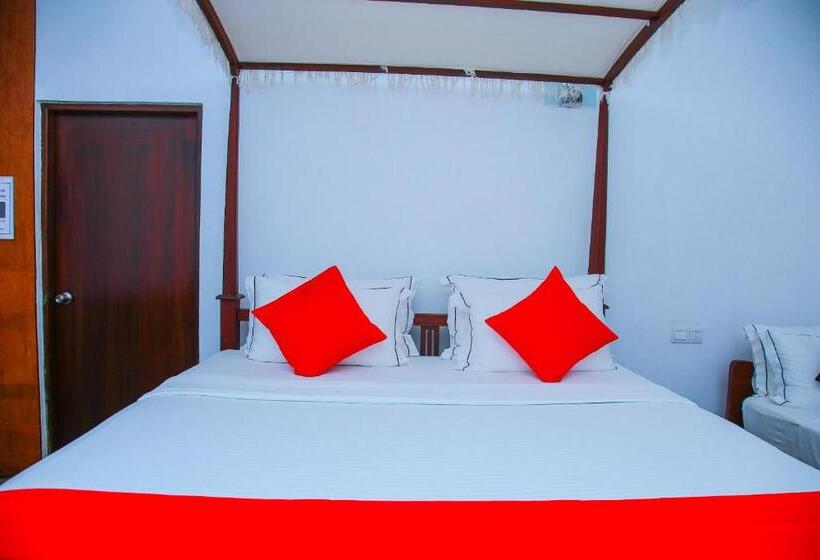 디럭스 트리플 룸, Nawathana