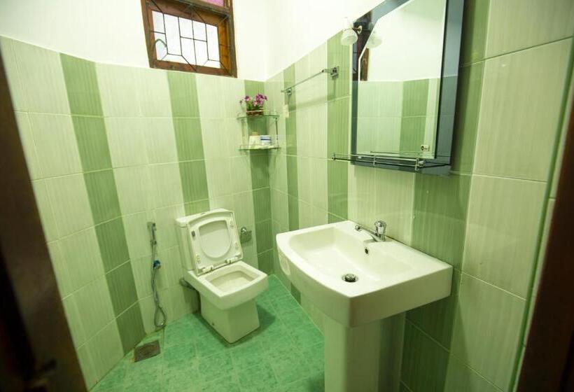 חדר דלוקס צדדי נוף לים, Peacock