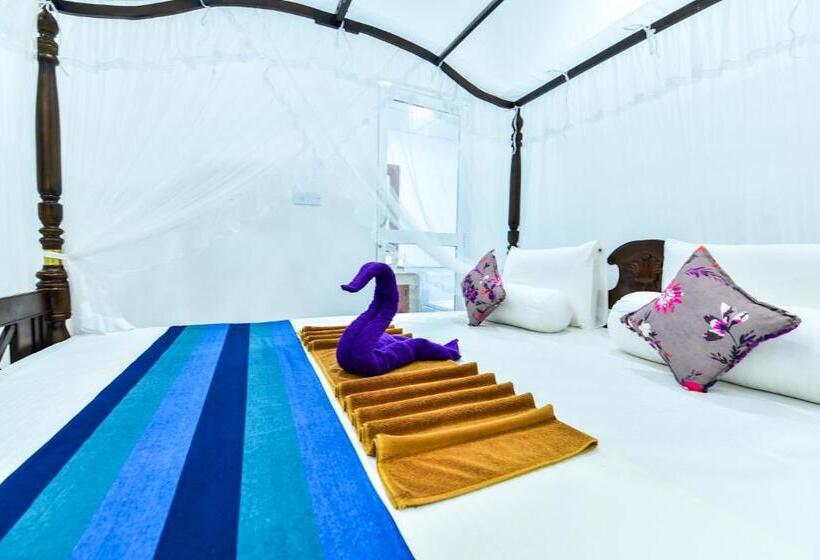 Triple Room Sea View, Peacock