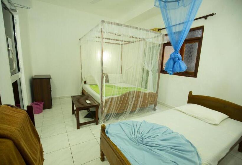 Triple Room Sea View, Peacock