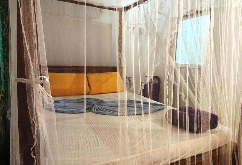 Triple Room Sea View, Peacock