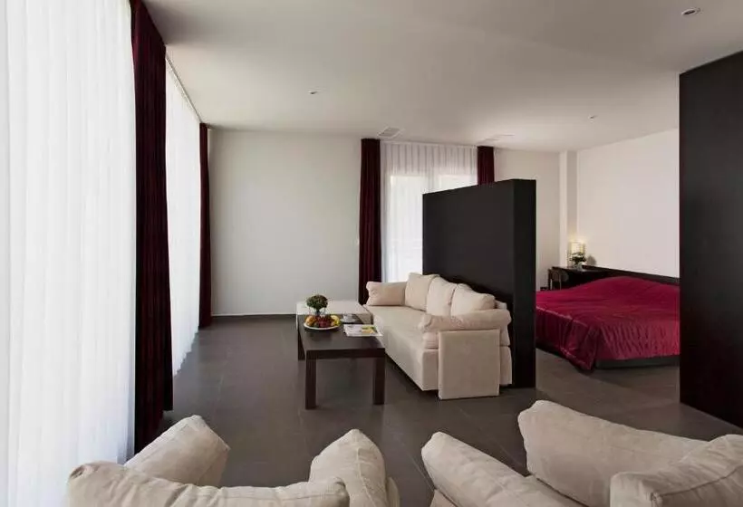 سوییت جونیور لوکس, Romantique Plaza Dojran