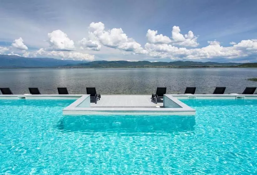 اتاق استاندارد سه نفره, Romantique Plaza Dojran