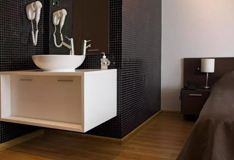 اتاق استاندارد سه نفره, Romantique Plaza Dojran
