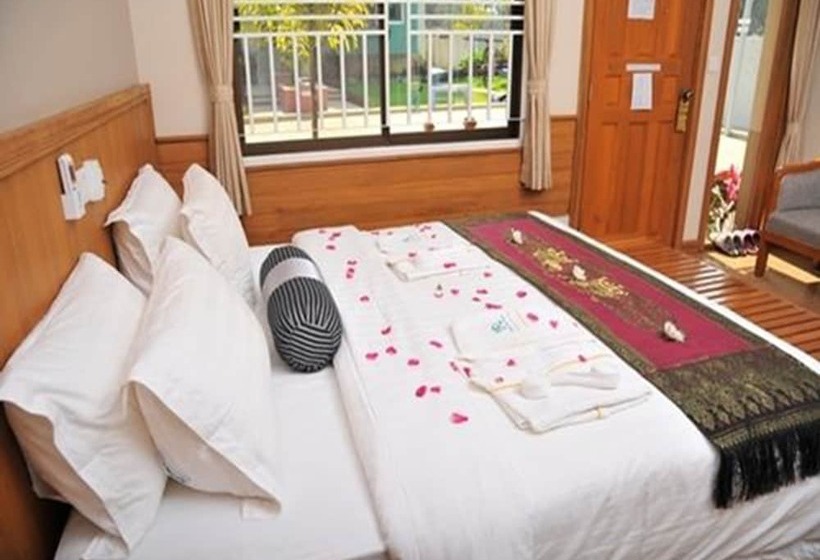 Deluxe Room, Royal Green