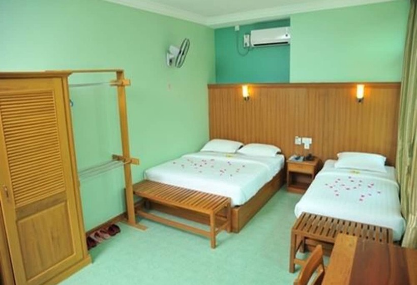 Family Room, Royal Green