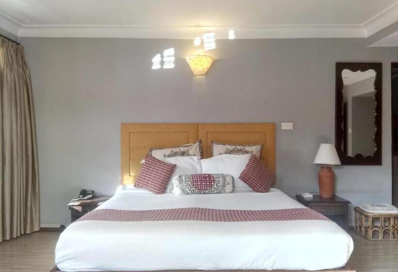 سوئیت 2 خوابه, Shaligram Hotel & Spa