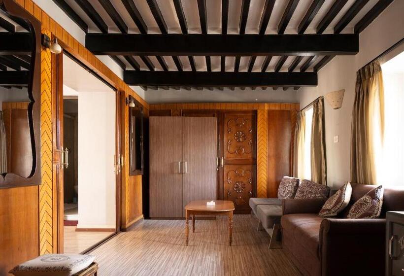 سوئیت 2 خوابه, Shaligram Hotel & Spa