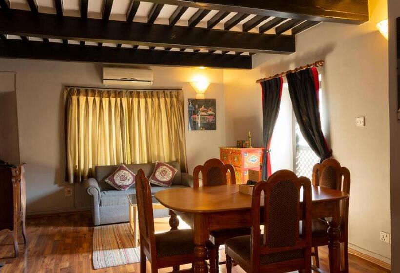 سوئیت 2 خوابه, Shaligram Hotel & Spa