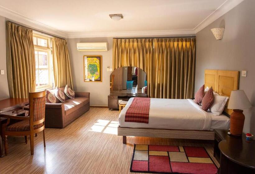 سوئیت 2 خوابه, Shaligram Hotel & Spa