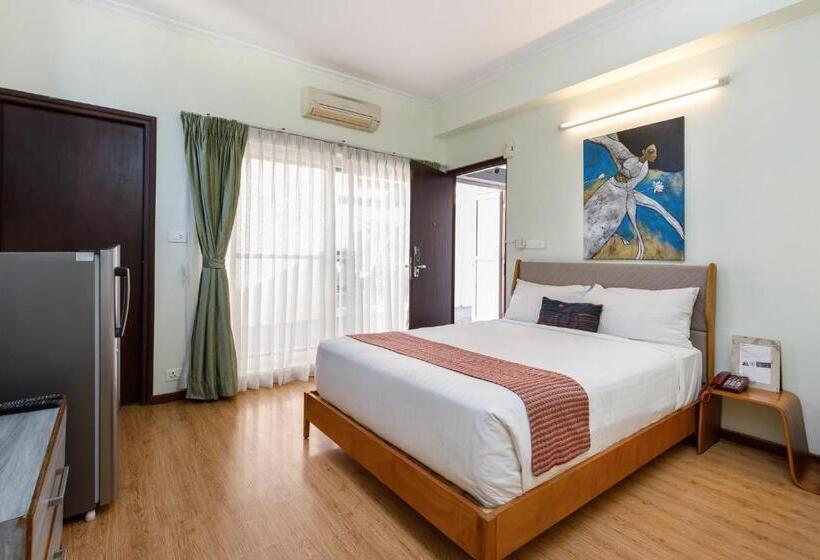 اتاق لوکس با بالکن, Shaligram Hotel & Spa