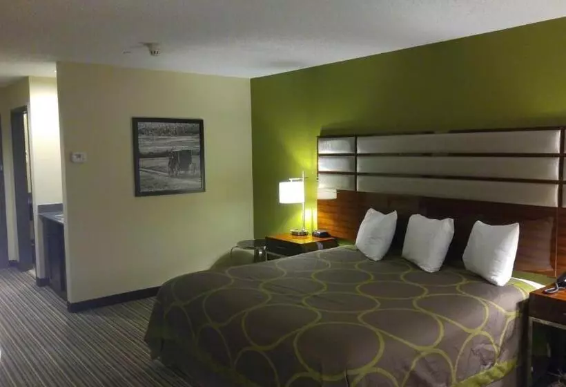 キングサイズベッドのスイートルーム, Super 8 By Wyndham Copley Akron