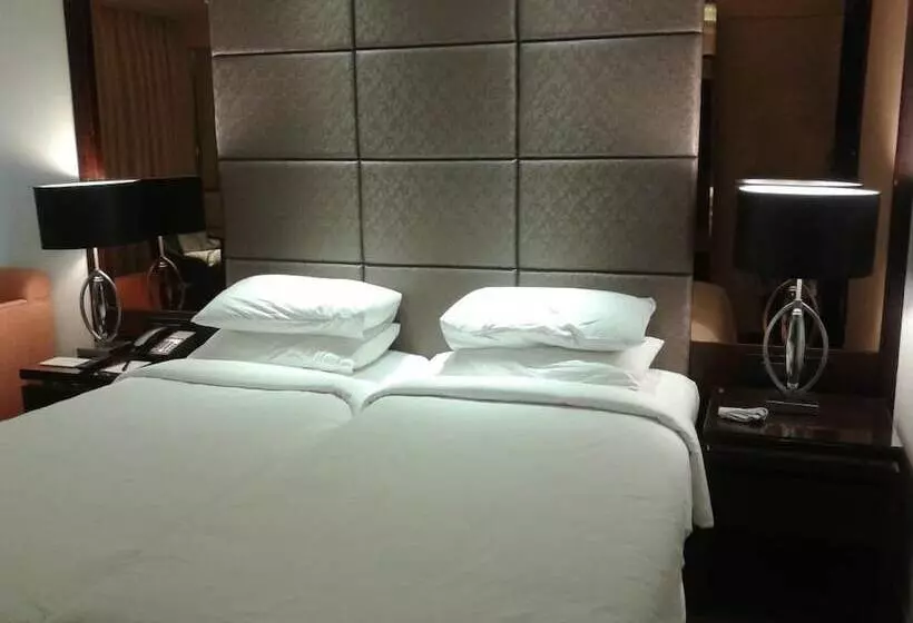 スタンダード４人部屋, Zone By The Park , Bani Park Jaipur