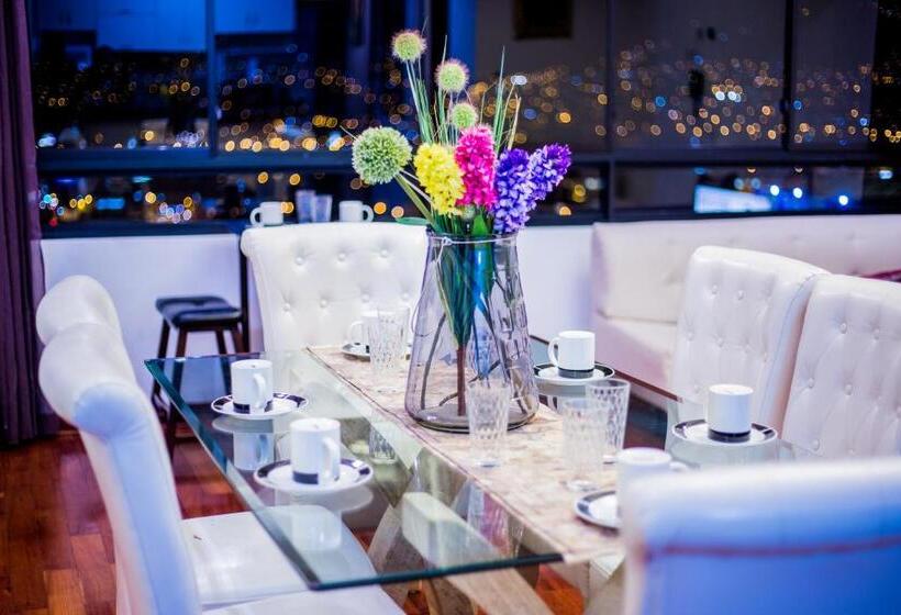 1 Szobás Tetőtéri Apartman, & Apartments Rhd