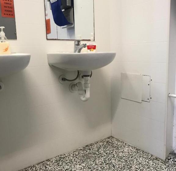 Кровать в Общей Комнате, Jailhouse Accommodation