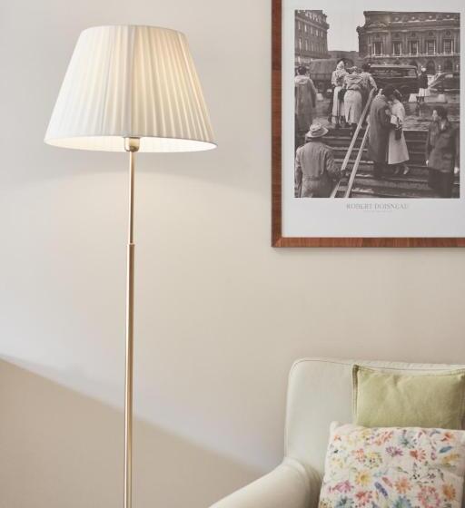 اتاق لوکس, Cas'e Charming House