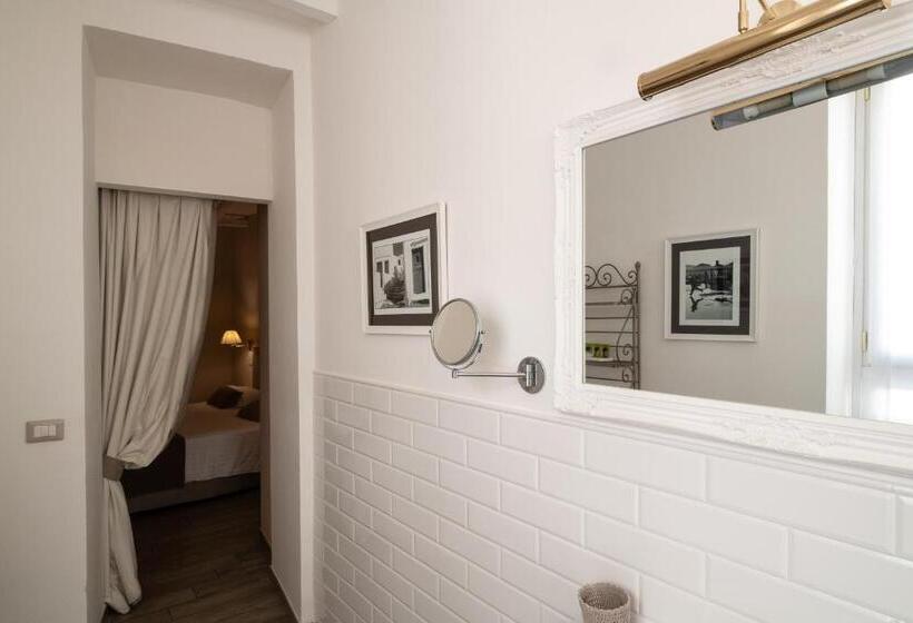 اتاق لوکس, Cas'e Charming House