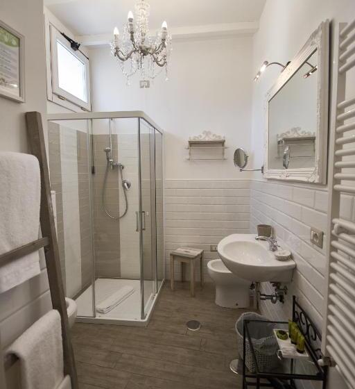 اتاق سوپریور, Cas'e Charming House