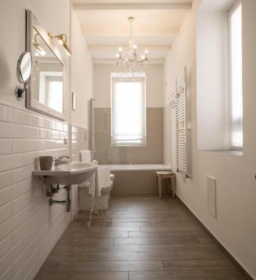 اتاق لوکس, Cas'e Charming House