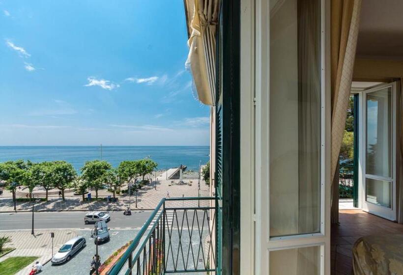 غرفة قياسية مزوَّدة بشُرفة, Relais San Giacomo