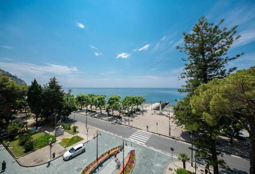 غرفة قياسية مزوَّدة بشُرفة, Relais San Giacomo