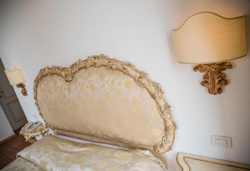 غرفة قياسية مزوَّدة بشُرفة, Relais San Giacomo