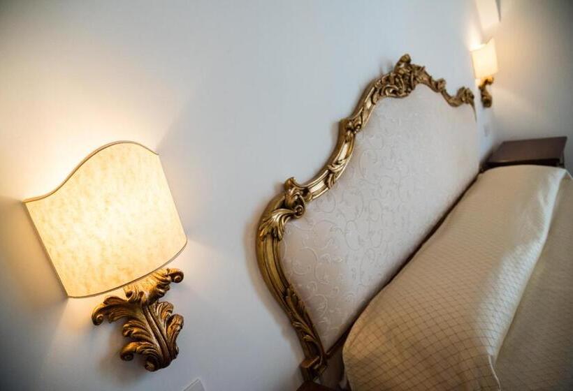 غرفة قياسية مزوَّدة بشُرفة, Relais San Giacomo