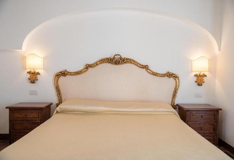 غرفة قياسية مزوَّدة بشُرفة, Relais San Giacomo