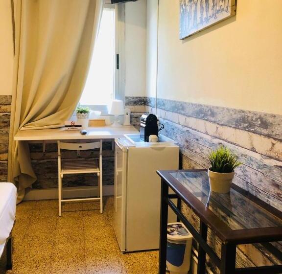 اتاق یک نفره پایه با سرویس بهداشتی مشترک, Valencia Suits You Centro Histórico, Establecimiento Automatizado Fast Auto Check In&out, Solo Para