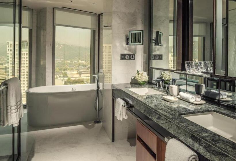 Люкс Executive Кровать Кинг, Four Seasons Hotel Seoul