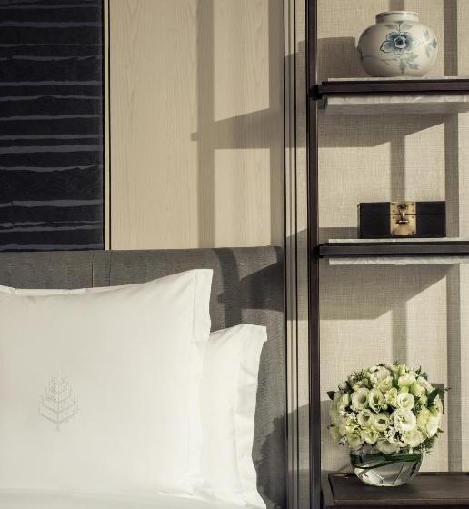 Номер Deluxe Кровать Кинг, Four Seasons Hotel Seoul